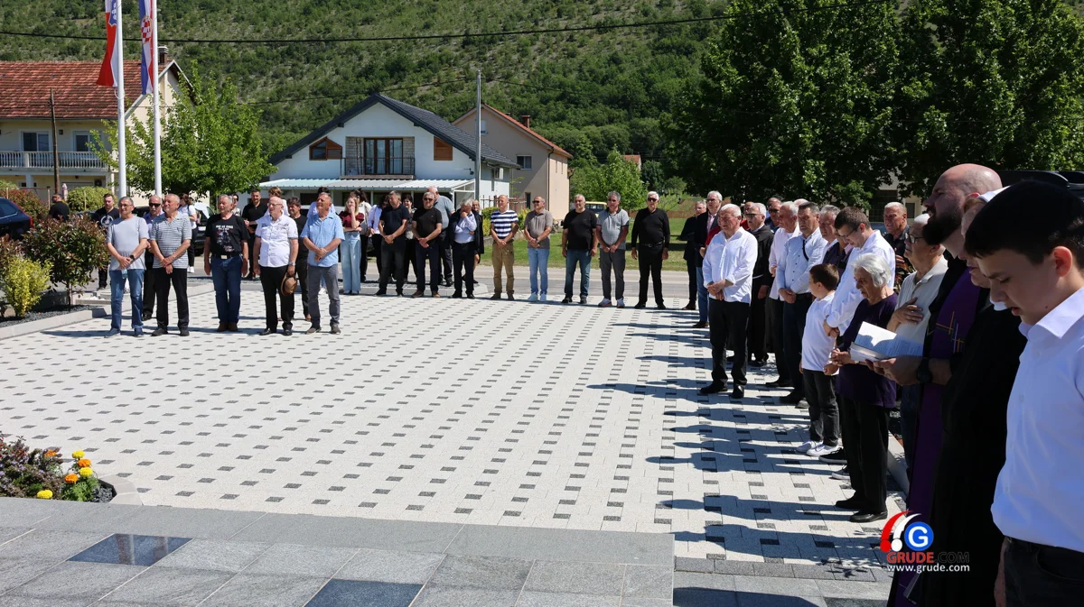 Obitelj i prijatelji čuvaju sjećanje na grudske sinove FOTO 16