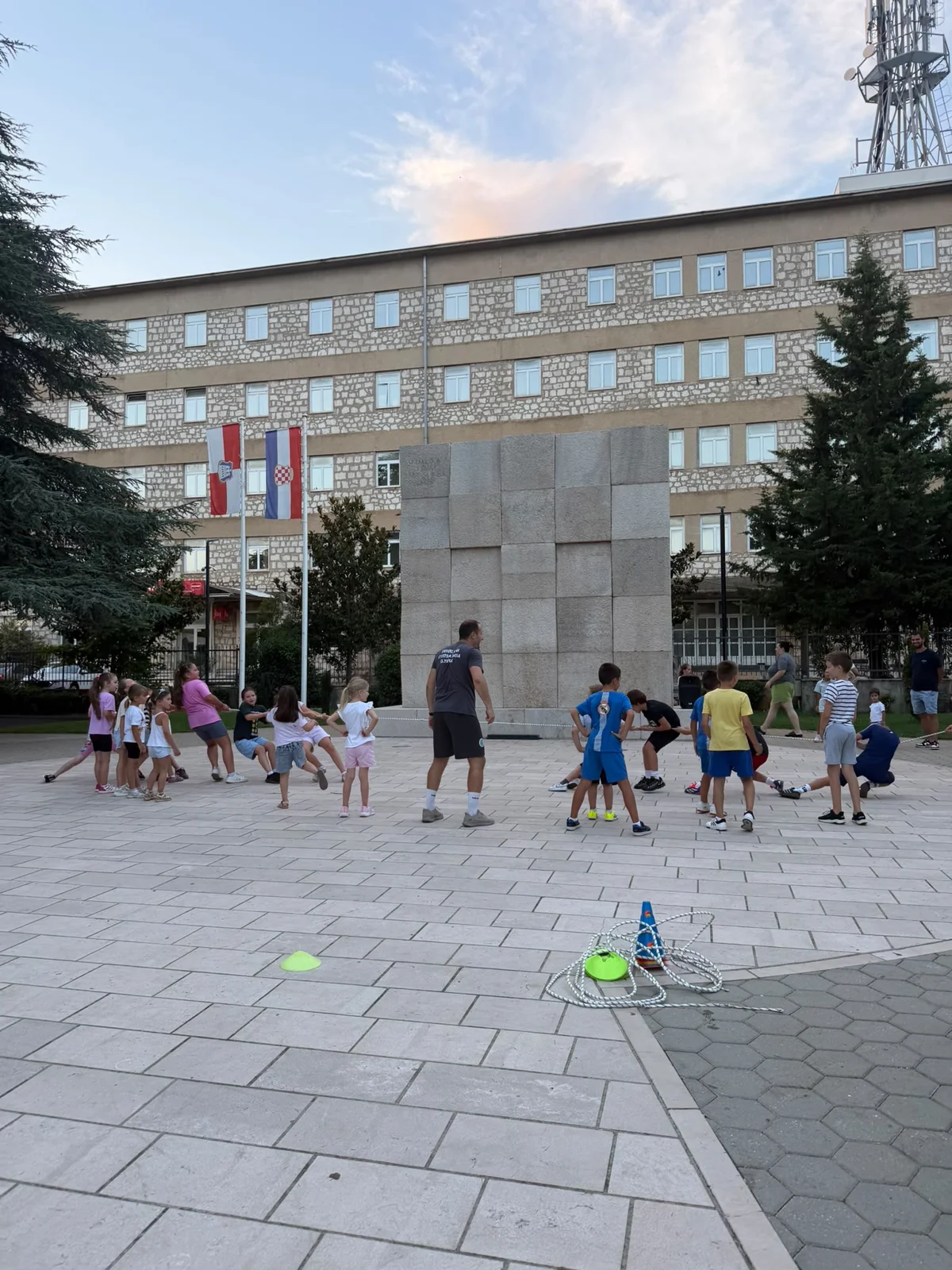 FOTO: Završen dječji festival “Mala ljetna scena”- Dvije večeri ispunjene smijehom, igrom i dječjom radošću 9