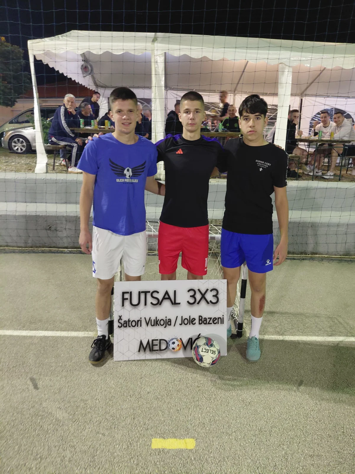 FOTO: Futsal cup na Medovićima stigao do završnice, večeras nagrada Golf 4 i još mnogo toga 1