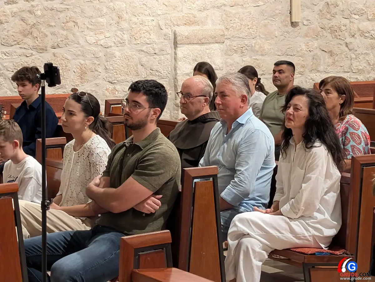 FOTO: Kulturna noć za pamćenje u crkvi svete Kate u Grudama, virtuozi na gitari sve oduševili 7