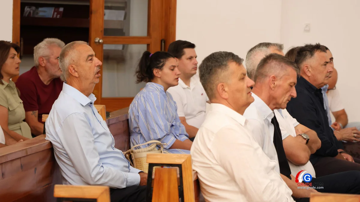 FOTO: Grude čuvaju sjećanje na predsjednika Matu Bobana, obilježeno 29 godina od smrti 10