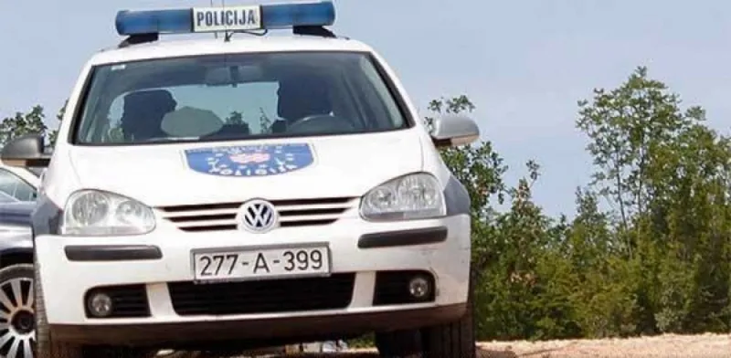 U teškoj prometnoj nesreći poginuo mladić