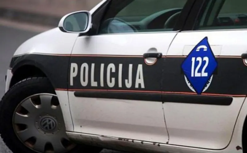 U Vogošći rano jutros izgorio BMW