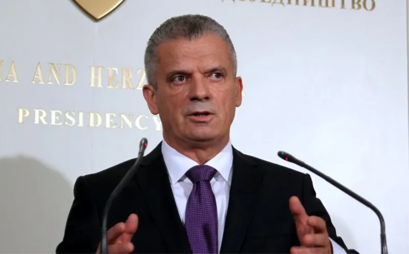 Radončić posramio Izetbegovića: Pusti Hrvate jedini lideru u Europi koji nisi svom narodu nabavio niti jedno cjepivo