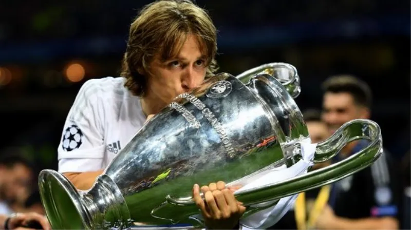 Luka Modrić danas potpisuje za Milan!