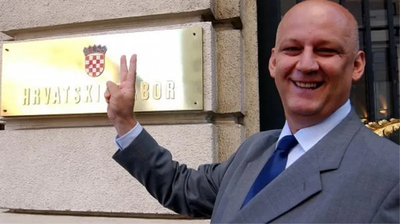 Rojs: Hrvate iz BiH na granici se tretira kao ilegalne migrante, a Mesić je najveći veleizdajnik