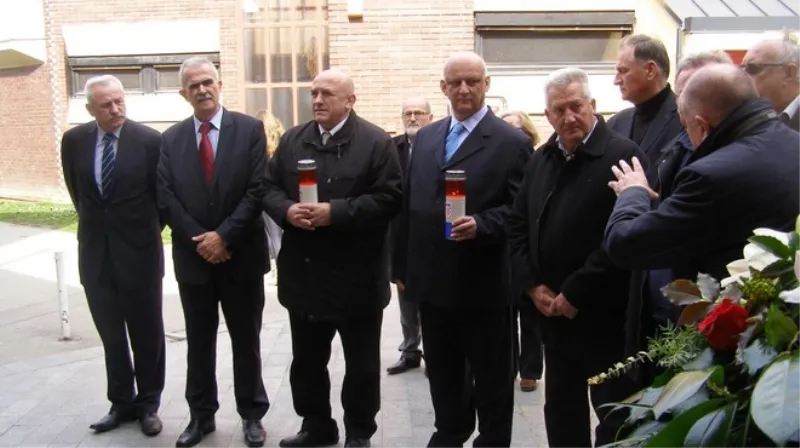 ''Rat među generalima'' Rojs nije izbačen