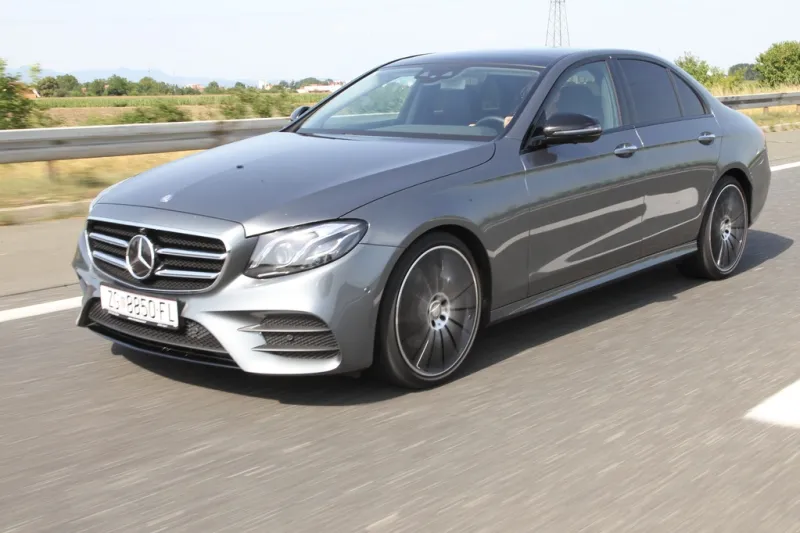 Opoziva se više od 200 tisuća Mercedesa!