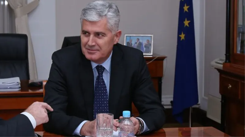 Čović: Halid mi je za 65. rođendan došao pjevati kao prijatelj, a Komšiću je bolje da šuti za sva vremena