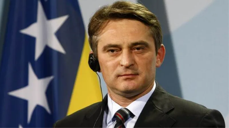Željko Komšić danas na operaciji! Nadgleda ga Sebija Izetbegović