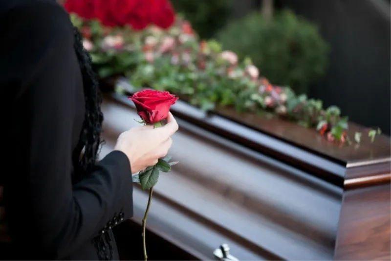 Užas: Svi je oplakivali pa koji sat kasnije saznali da je ubila muža, rođak joj umro na sprovodu 1