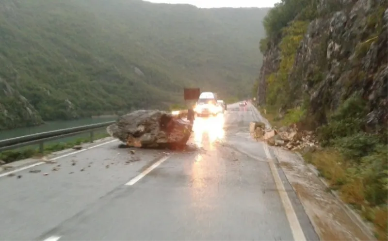 Oprez zbog skliskih kolnika