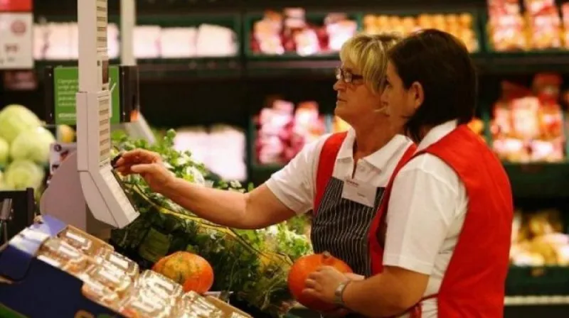 Kontrolira li itko bh tržište? Gorivo jeftinije gotovo pola marke, zašto ostale cijene ne idu ''dolje''?