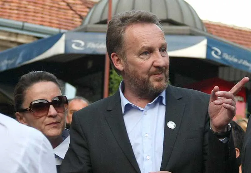 Rušenje Hercegovačke banke, kupovina hrvatskih političara, trostruka pobjeda Komšića... Bakir desetljećima planira etničko čišćenje Hrvata u BiH 