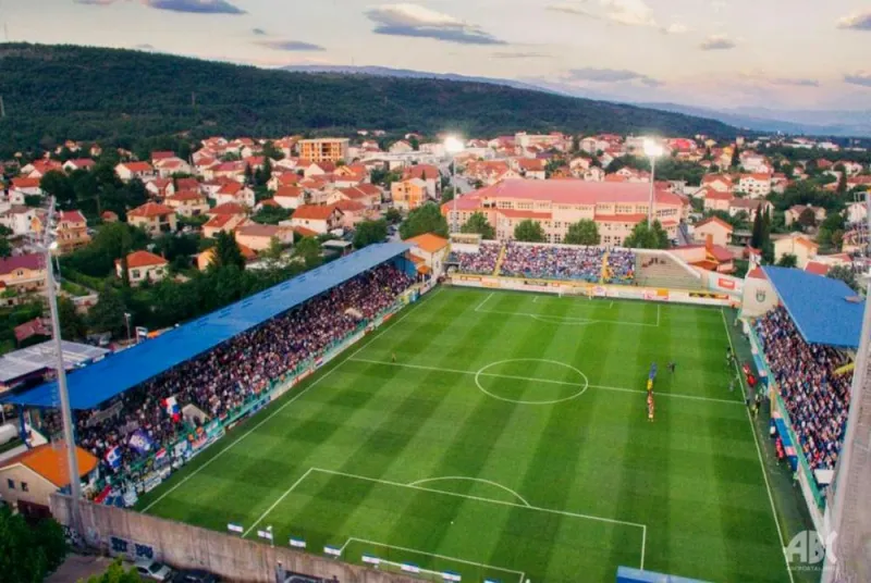Vratar Dinama pojačao Široki