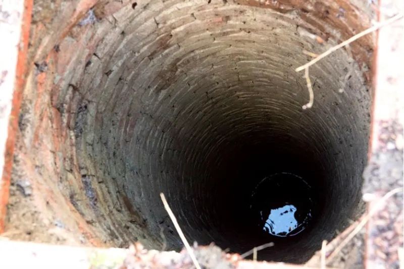 Čistio bunar i pronašao vreću s oružjem i bombama