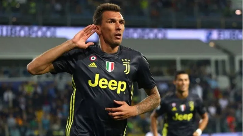Mandžukić darovao stan svojoj djevojci Ivani Mikulić