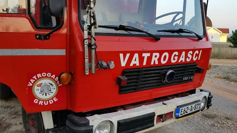 Požar u Cerovu Docu, grudski vatrogasci i danas na terenu