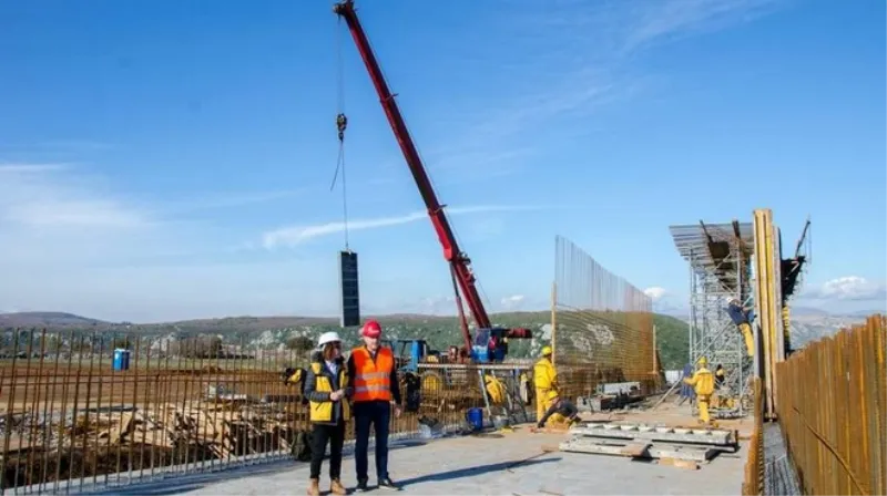 Počitelj-Zvirovići: Počelo spajanje najvišeg mosta na koridoru 5C