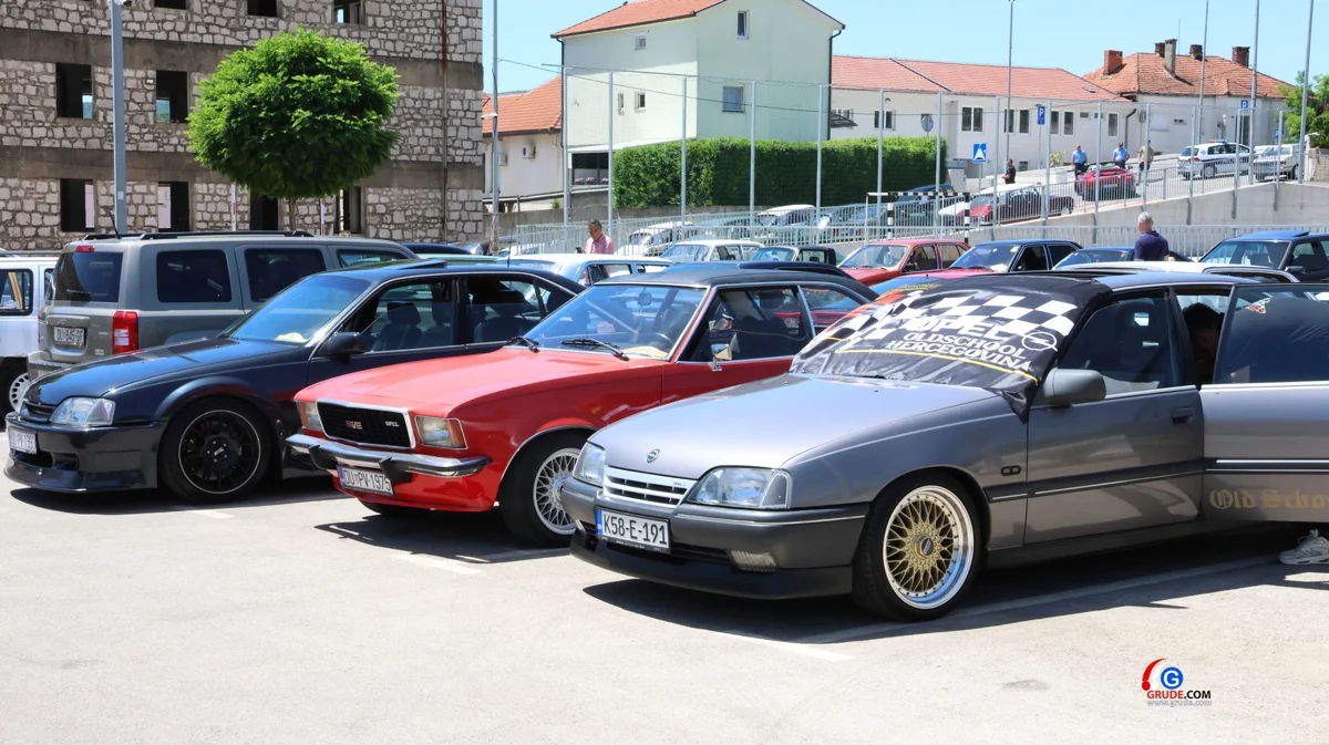 Vikend u ŽZH bio je u znaku oldtimera, ''4. Grada Hercegovine 2026'' FOTO 5