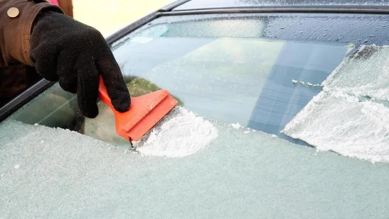 Spriječite zaleđivanje stakla na automobilu: Treba vam samo jedan kućanski proizvod!