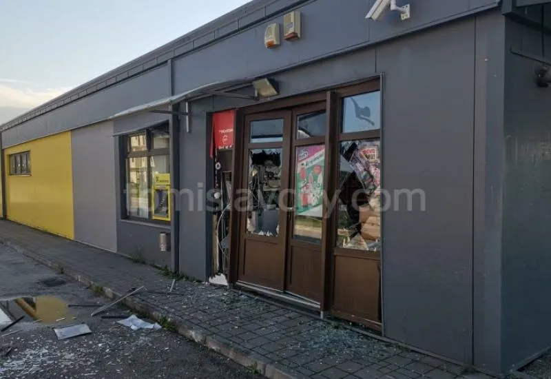 MOSTAR: Bombom na bankomat