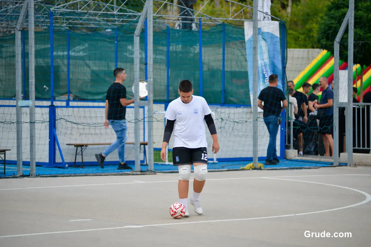 FOTO: GRUDE CENTAR uzeo povijesnu UNDECIMU, Ivan Ćorluka najtrofejniji igrač LMZ-a! Sovići juniorski prvaci 1