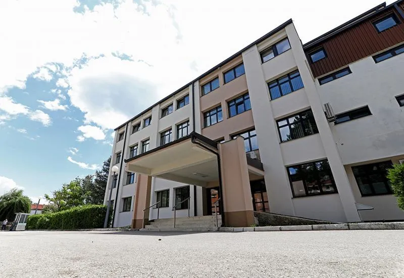 Što će biti sa Županijskom bolnicom Livno zbog duga od deset milijuna KM i blokade računa?