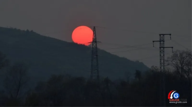 Nije šala: Amerikanci planirali baciti atomsku bombu na mjesec da prokopaju tunel i dođu do lakih metala