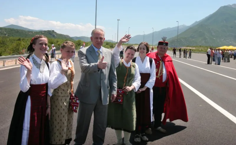 Ovo je novi šef knjižnice u Lipovici!