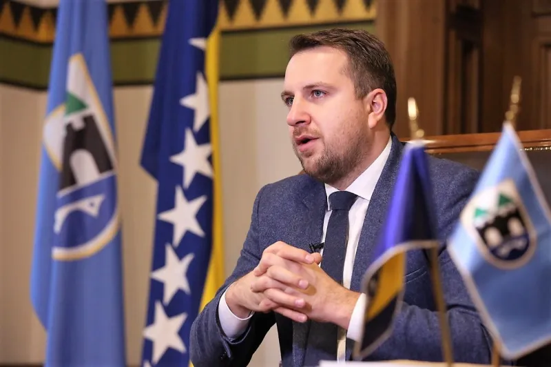 Policija pretresa kuću veleposlanika BiH u Kataru Abdulaha Skake