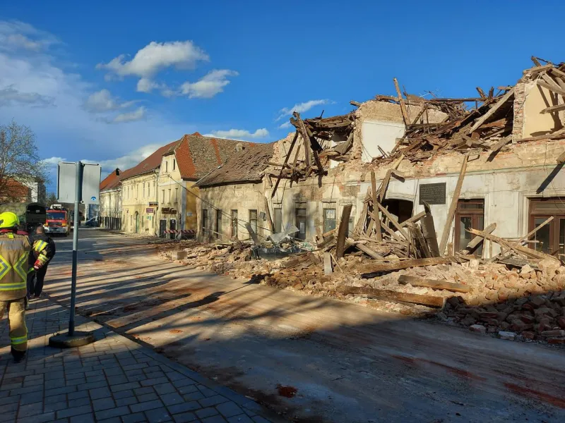 DONACIJA: 8 šlepera građevinskog materijala iz BiH za pogođene u Petrinji
