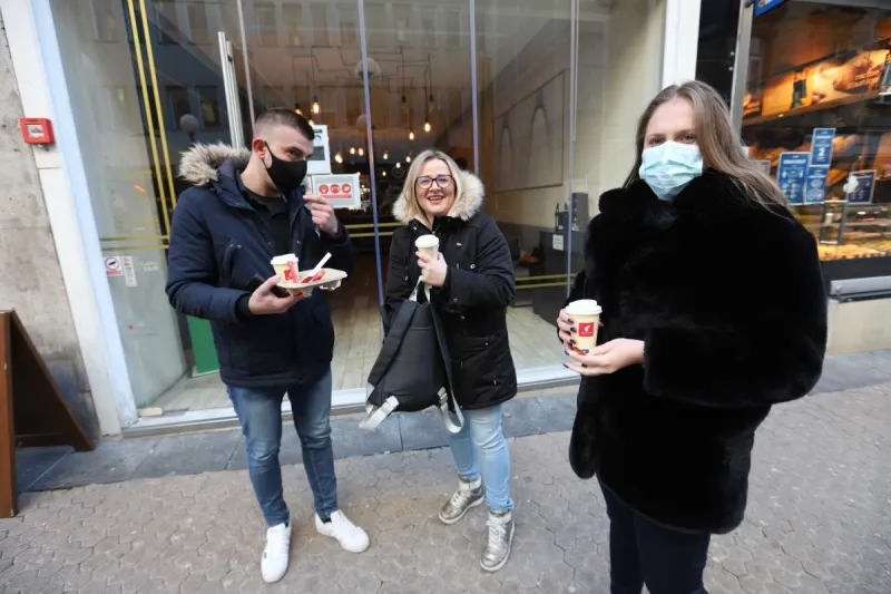 Kafići otvorili svoja vrata! Konobar iz Zagreba: Kod nas pusto, u BiH sve radi i svi se vesele