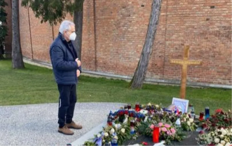 Bešlić se pomolio i oprostio od prijatelja Milana Bandića