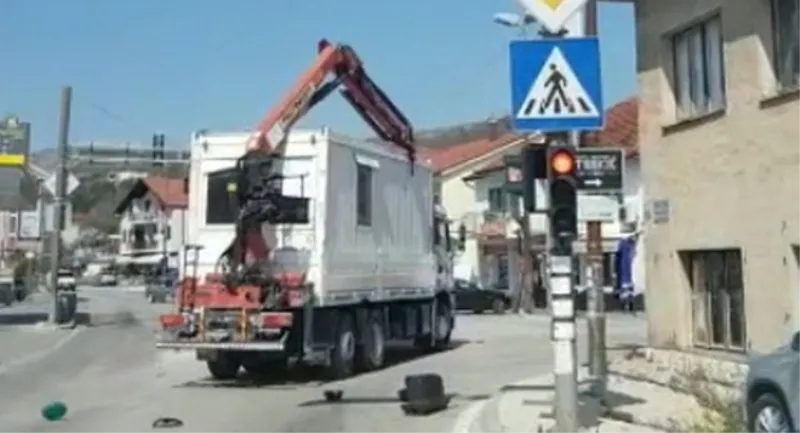 Viralni hit: Pogledajte kako Grude ostaju bez semafora