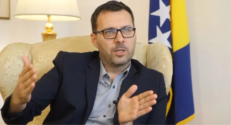 Ispod automobila federalnog ministra pronađena eksplozivna naprava?