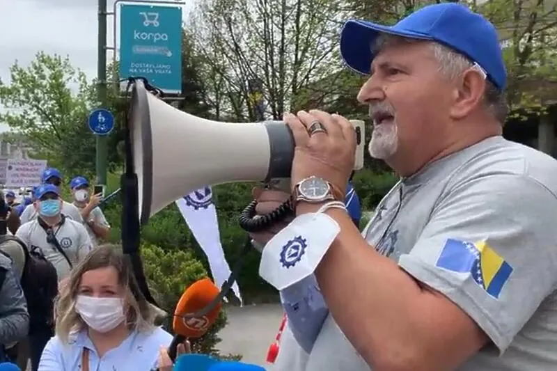 Samo u BiH: Sindikati najavili velike prosvjede, ali tek za rujan, nakon što prođe ljeto