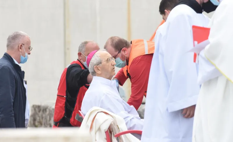 Msgr. Puljiću pozlilo tijekom mise, u pomoć priskočio i Darko Milinović