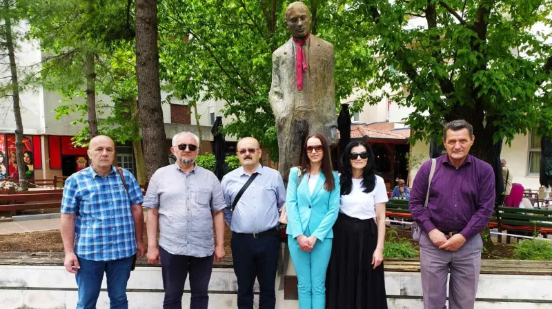 FOTO: Počelo obilježavanje Šimićevih susreta! Gruđani položili cvijeće na spomenik A. B. Šimića