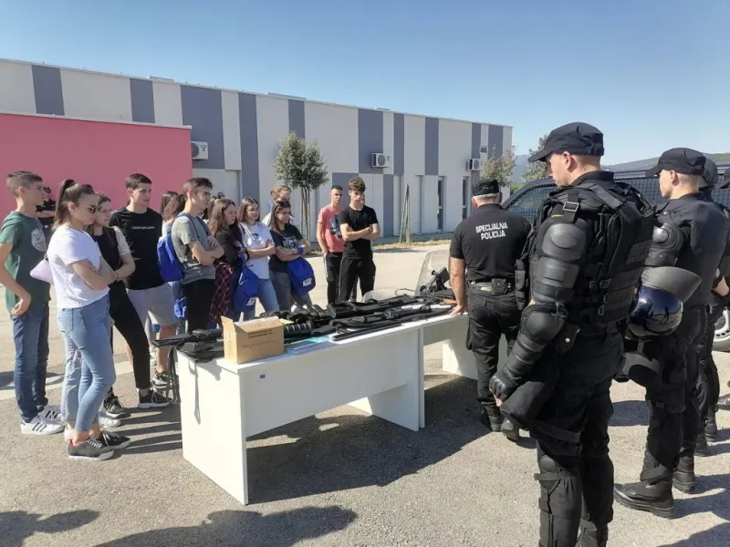 MUP ŽZH održao Policijsku akademiju za mlade FOTO