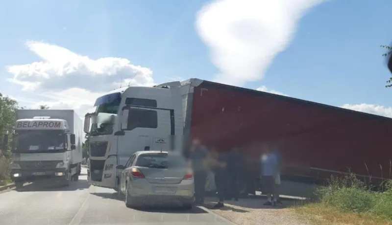 U Knešpolju sudar šlepera i osobnog automobila