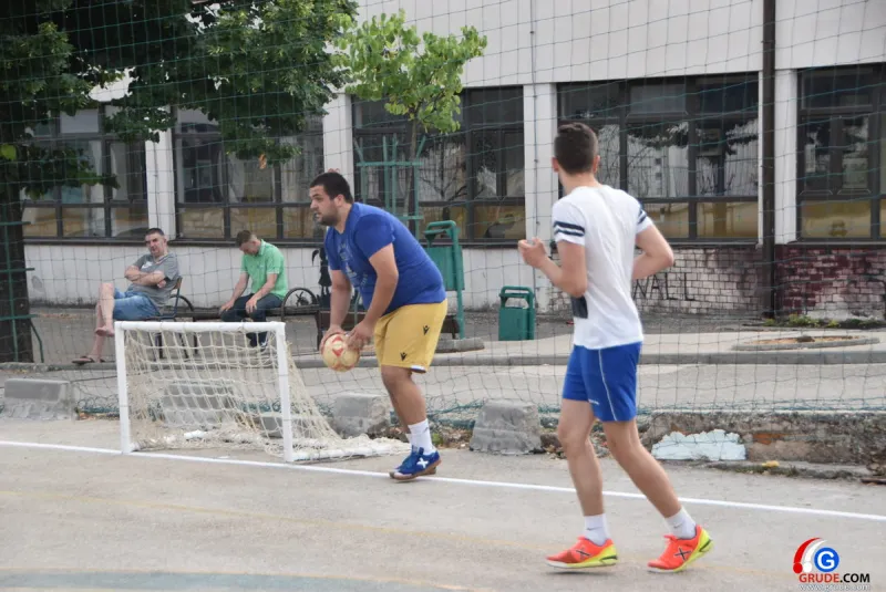FOTO: 3NA3 U GRUDAMA, dalje prošle ekipe koje su zabile više golova od protivnika 9