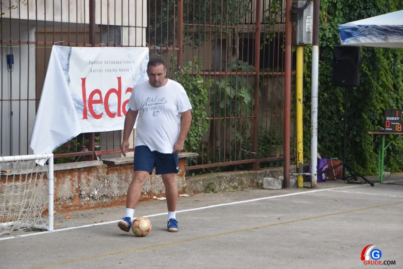 FOTO: 3NA3 U GRUDAMA, dalje prošle ekipe koje su zabile više golova od protivnika 14