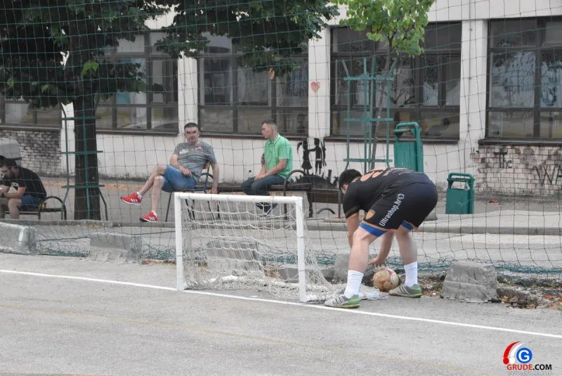 FOTO: 3NA3 U GRUDAMA, dalje prošle ekipe koje su zabile više golova od protivnika 18
