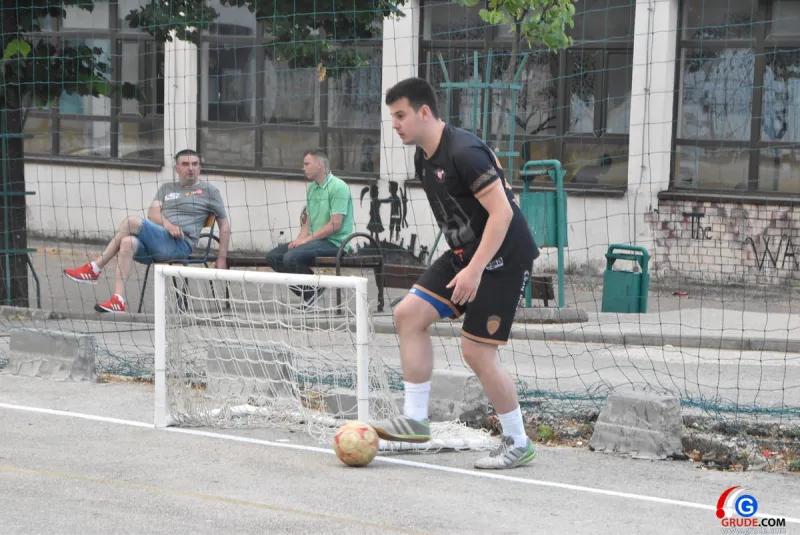 FOTO: 3NA3 U GRUDAMA, dalje prošle ekipe koje su zabile više golova od protivnika 19