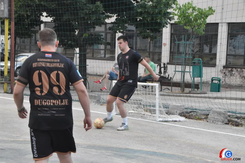 FOTO: 3NA3 U GRUDAMA, dalje prošle ekipe koje su zabile više golova od protivnika 20
