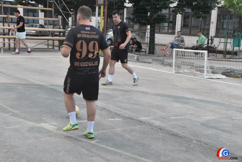 FOTO: 3NA3 U GRUDAMA, dalje prošle ekipe koje su zabile više golova od protivnika 21