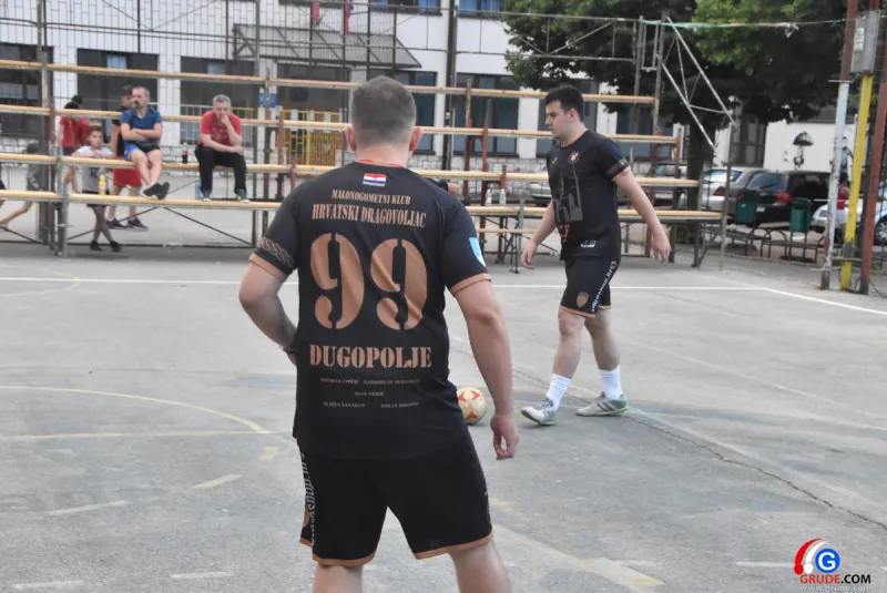 FOTO: 3NA3 U GRUDAMA, dalje prošle ekipe koje su zabile više golova od protivnika 22
