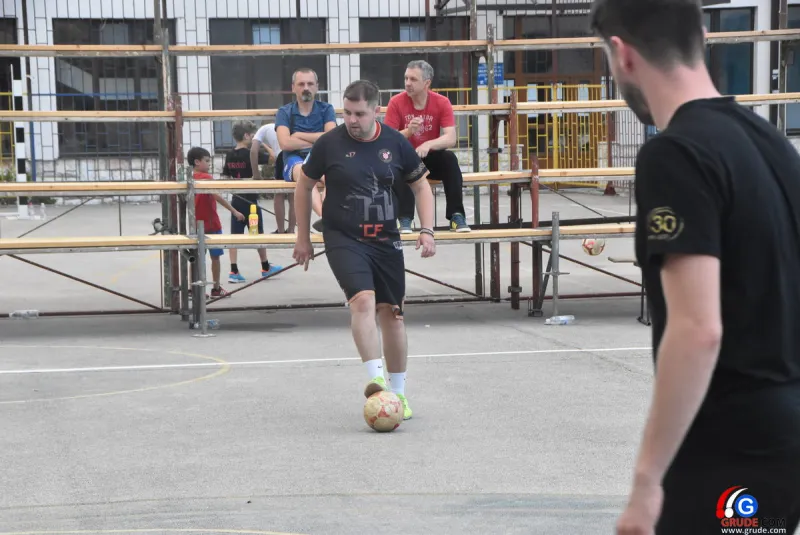 FOTO: 3NA3 U GRUDAMA, dalje prošle ekipe koje su zabile više golova od protivnika 24