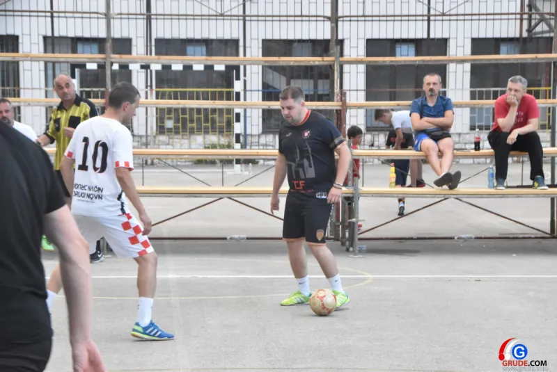 FOTO: 3NA3 U GRUDAMA, dalje prošle ekipe koje su zabile više golova od protivnika 25